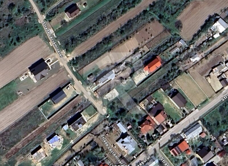 Mihailesti, teren imprejmuit 401 mp, cu put, comision 0